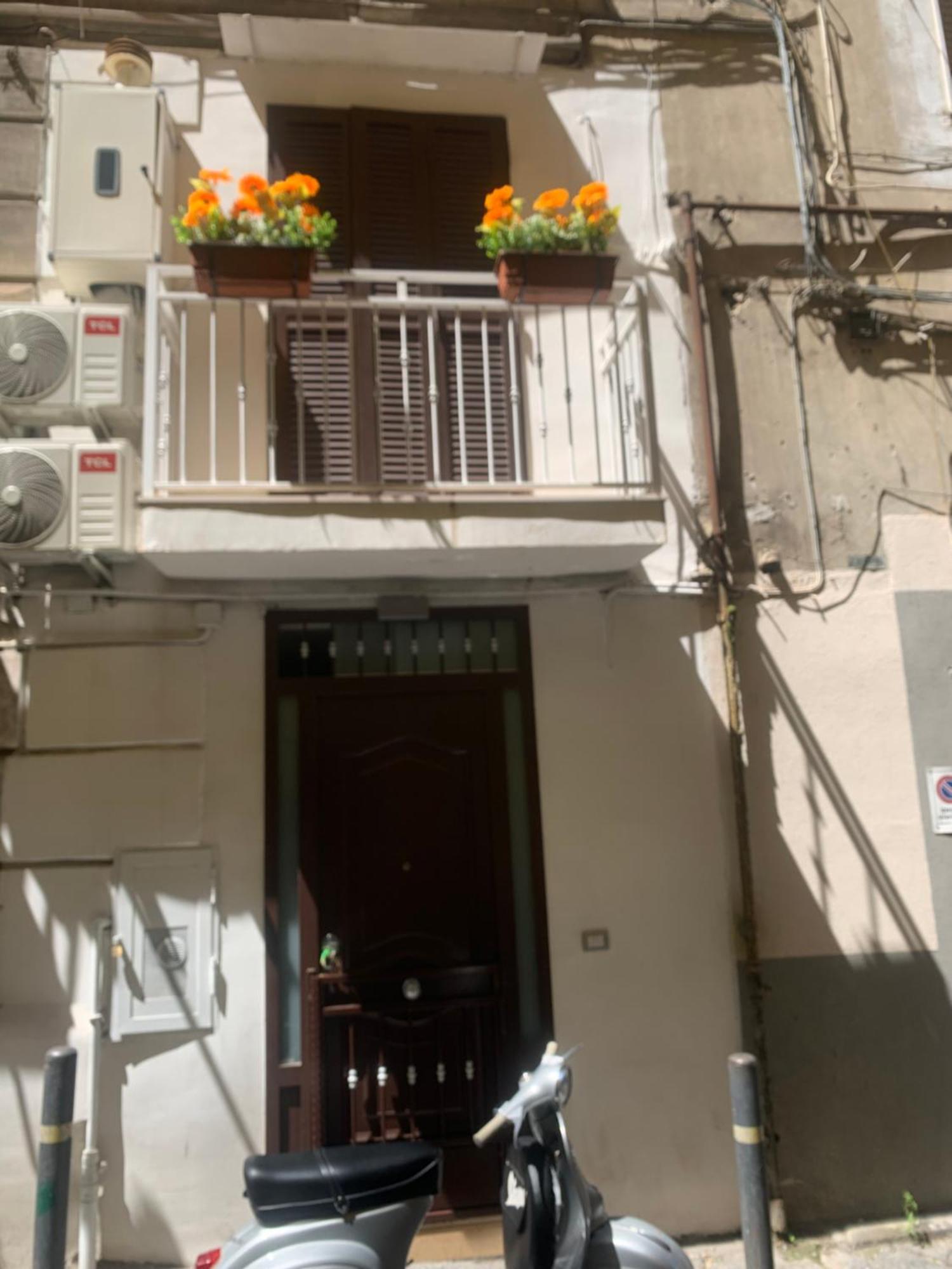 Viky House Chiaja 1 Apartment Naples Exterior photo
